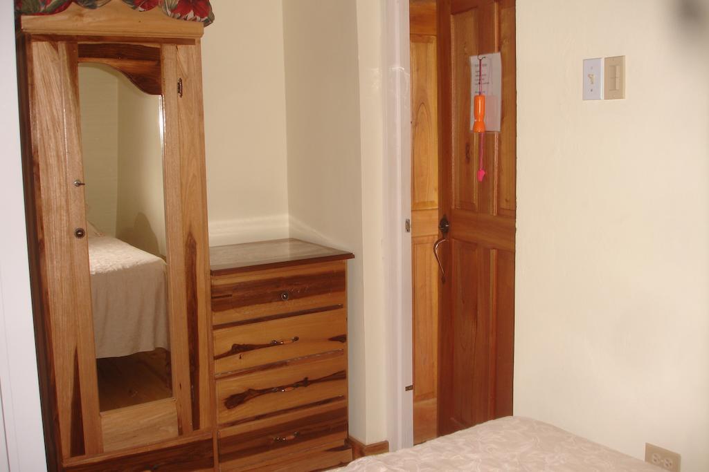 Finjam Cottage ポート・アントニオ 部屋 写真
