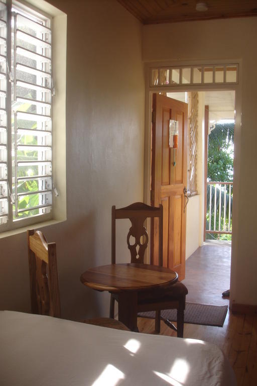 Finjam Cottage ポート・アントニオ 部屋 写真